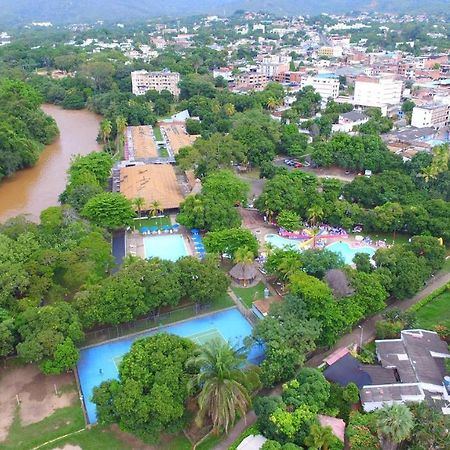 Hotel Guadaira Resort Melgar Ngoại thất bức ảnh