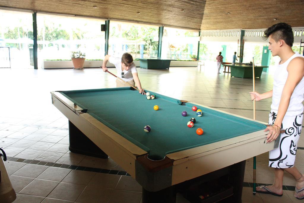 Hotel Guadaira Resort Melgar Ngoại thất bức ảnh