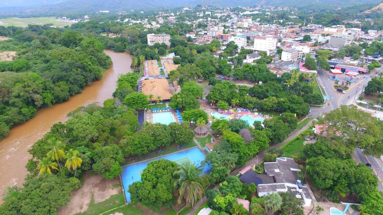 Hotel Guadaira Resort Melgar Ngoại thất bức ảnh